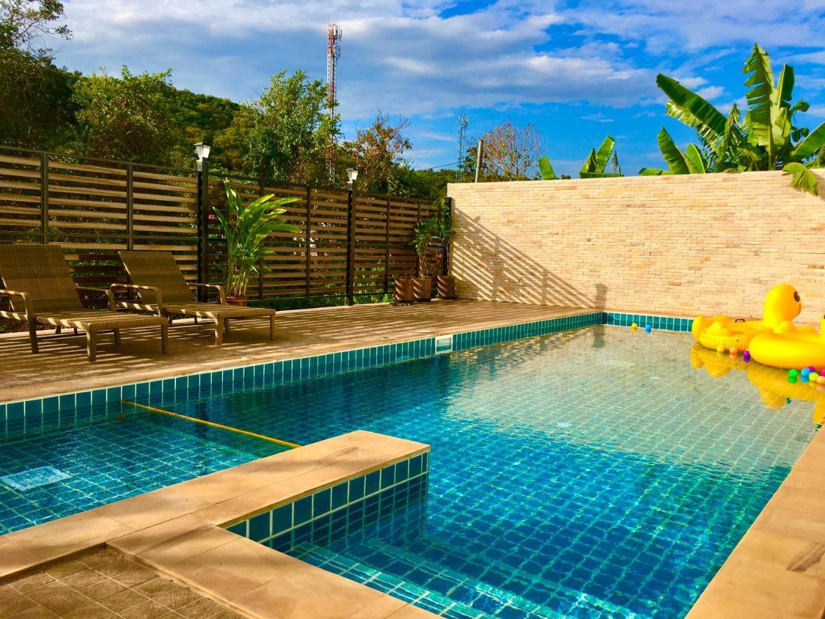 Koh Larn Riviera Hotel Buitenkant foto