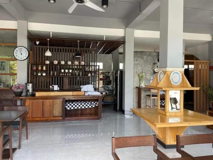 Koh Larn Riviera Hotel Buitenkant foto