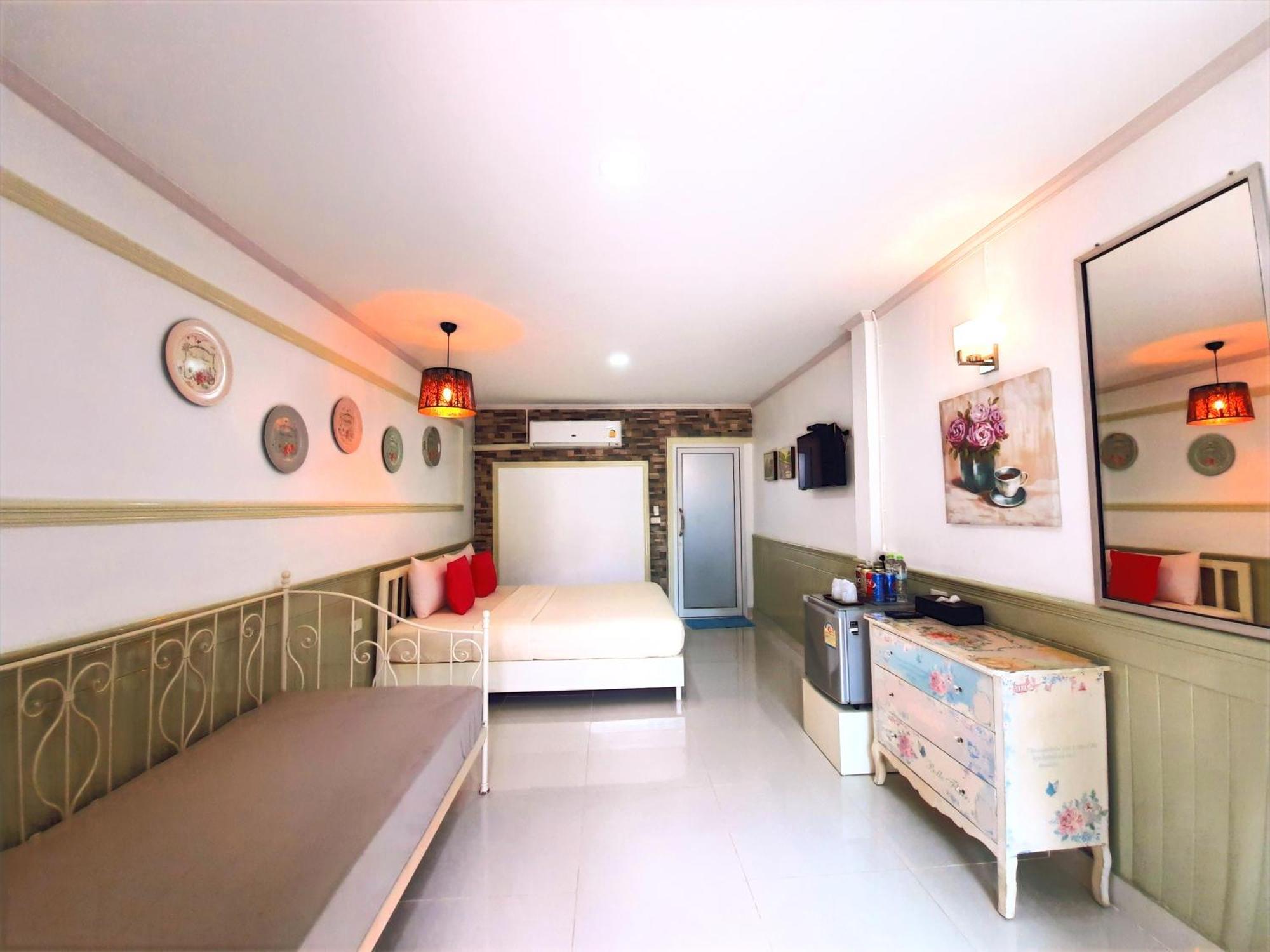 Koh Larn Riviera Hotel Buitenkant foto