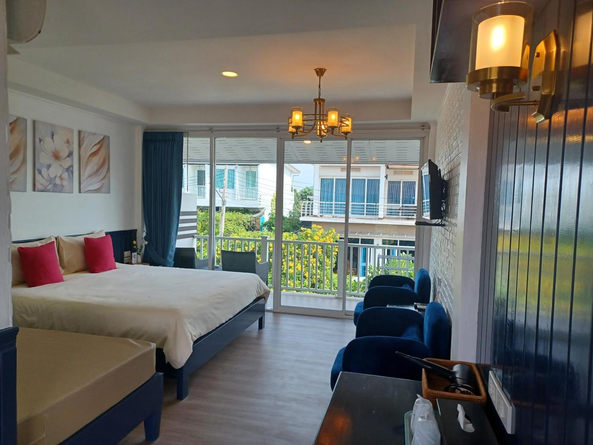 Koh Larn Riviera Hotel Buitenkant foto