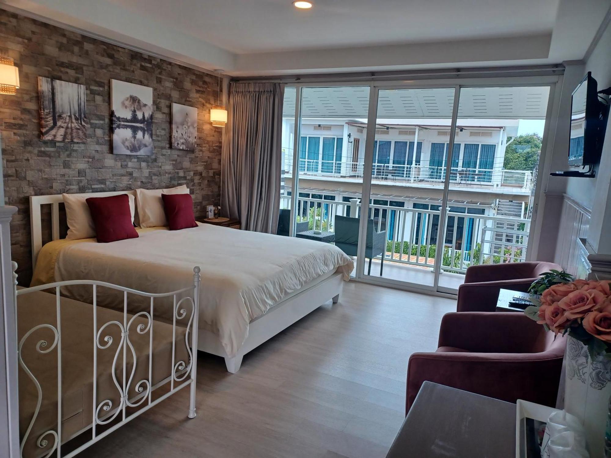 Koh Larn Riviera Hotel Buitenkant foto